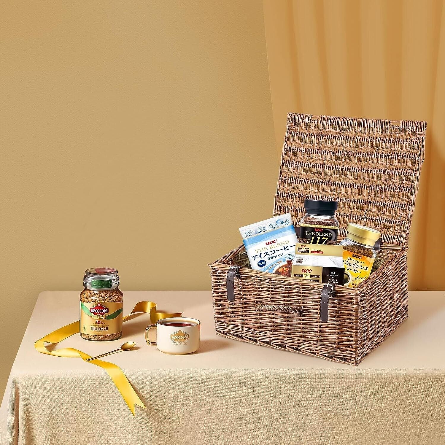 BH Natural Wicker Gift Hamper Tidy Storage Home Decor with Lid Fastening Handle